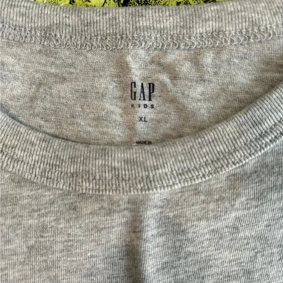 Set of 2 NWOT Gap Kids XL Tees - Picture 5 of 5